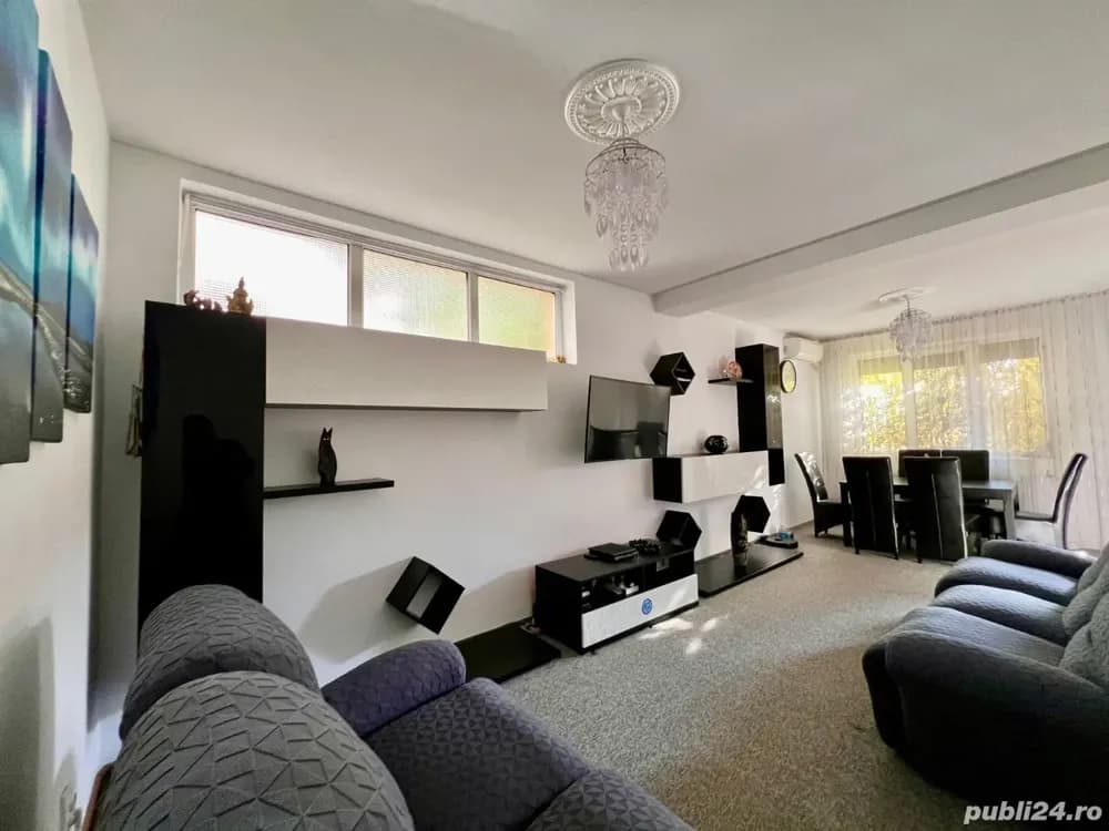 Proprietar, vila P+1+M, curte proprie, metrou Apărătorii Patriei, 274.900 euro