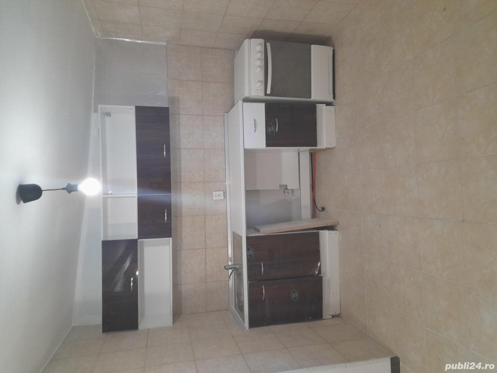 Inchiriez garsoniera