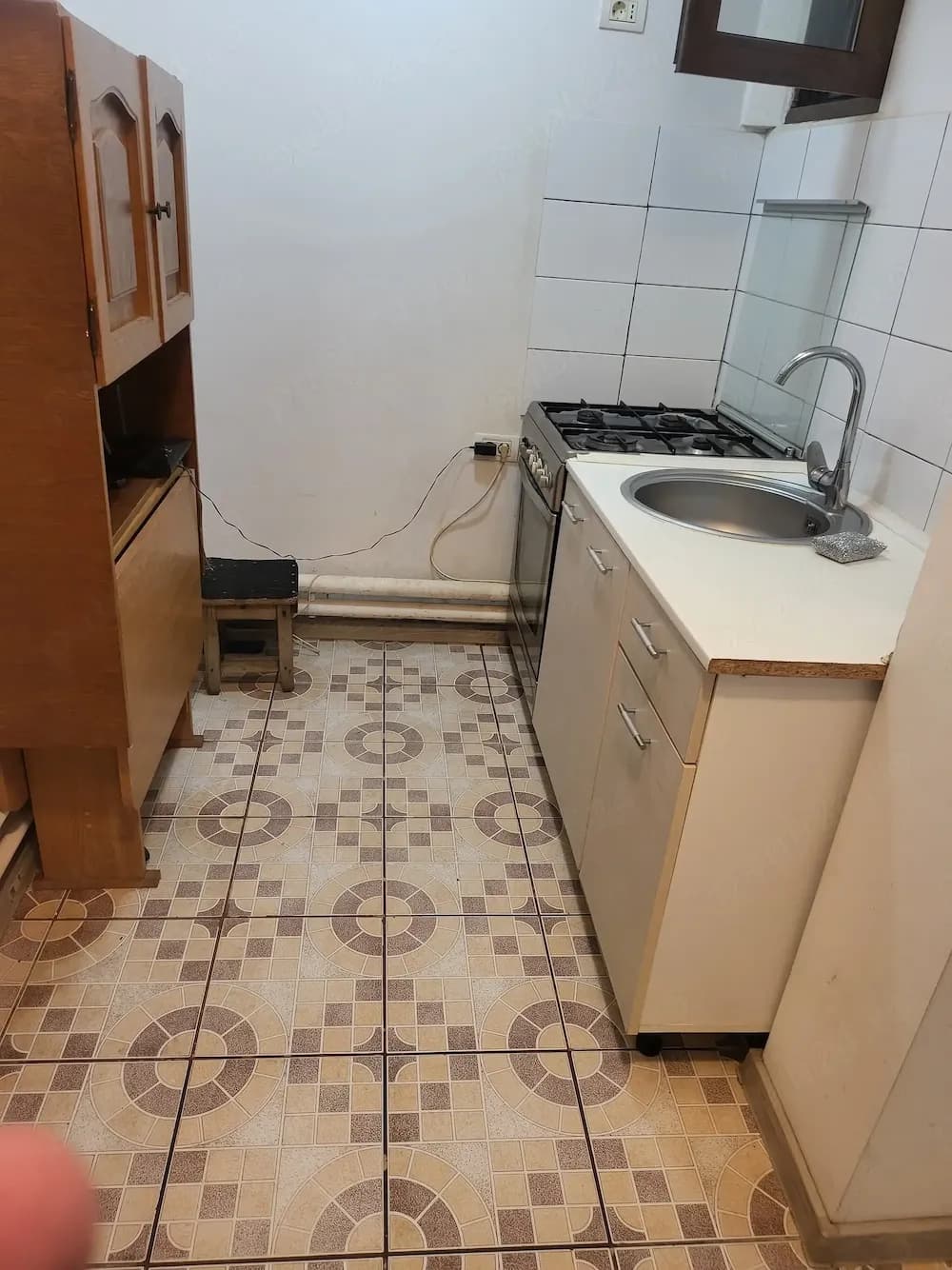 Particular, inchiriez garsoniera