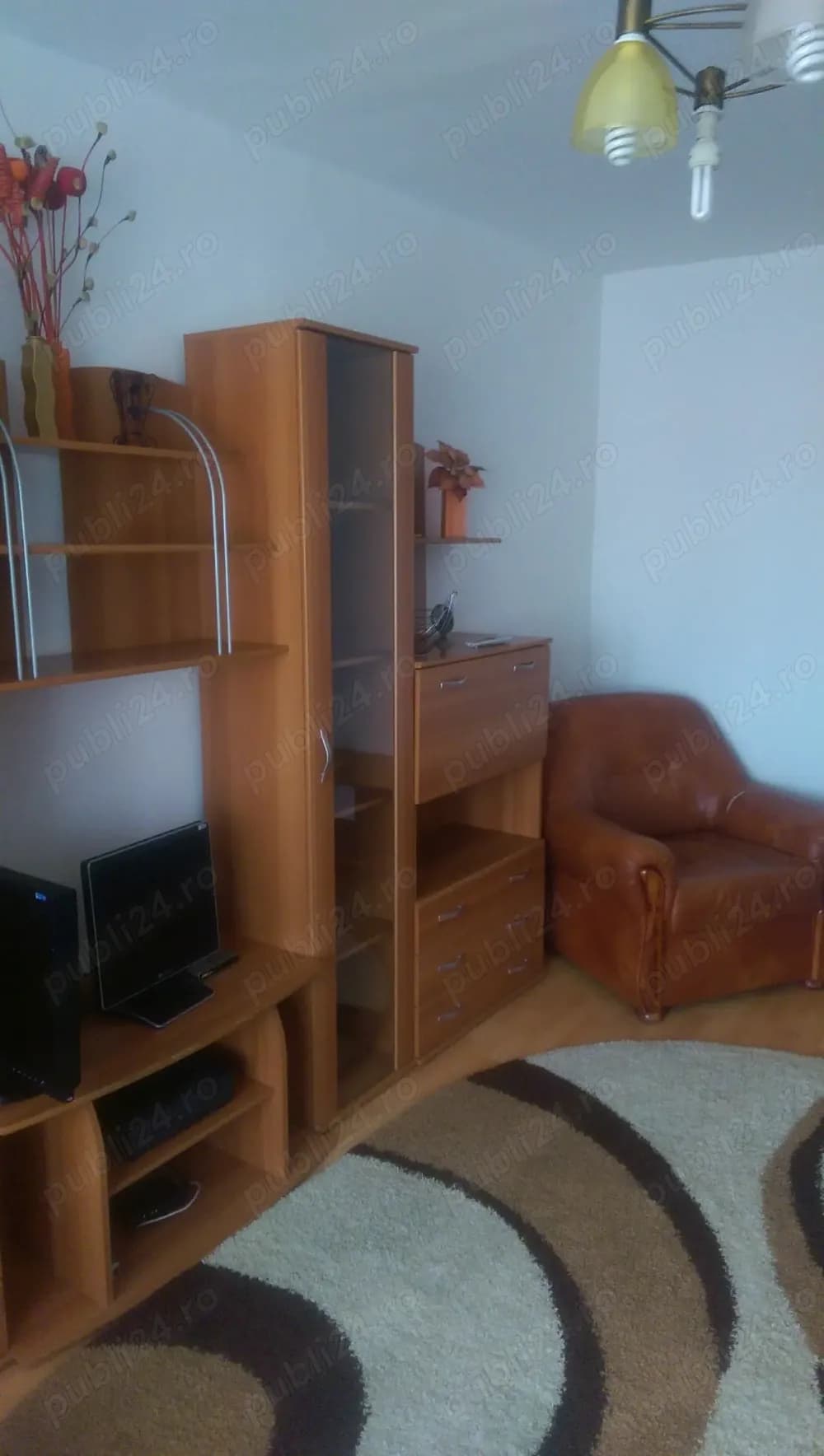 Proprietar - Inchiriez apartament 3 camere - imagine 1