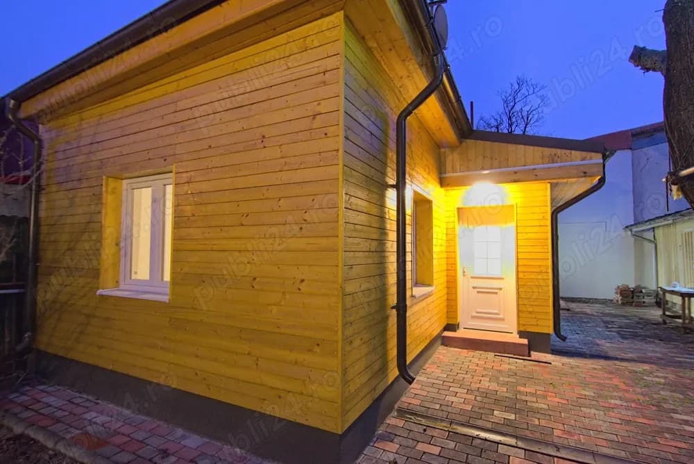 Inchiriez casa la curte sect.5