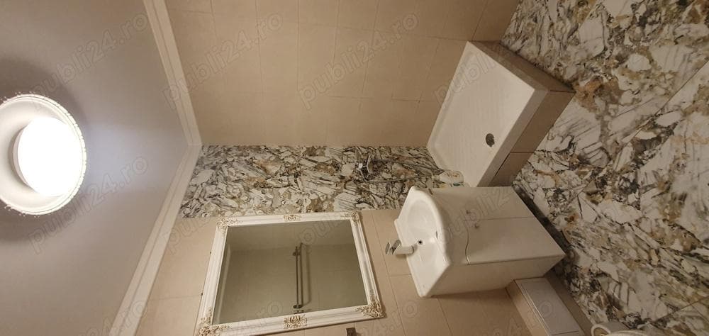 Vand garsoniera cf 1 decomandata 42 mn