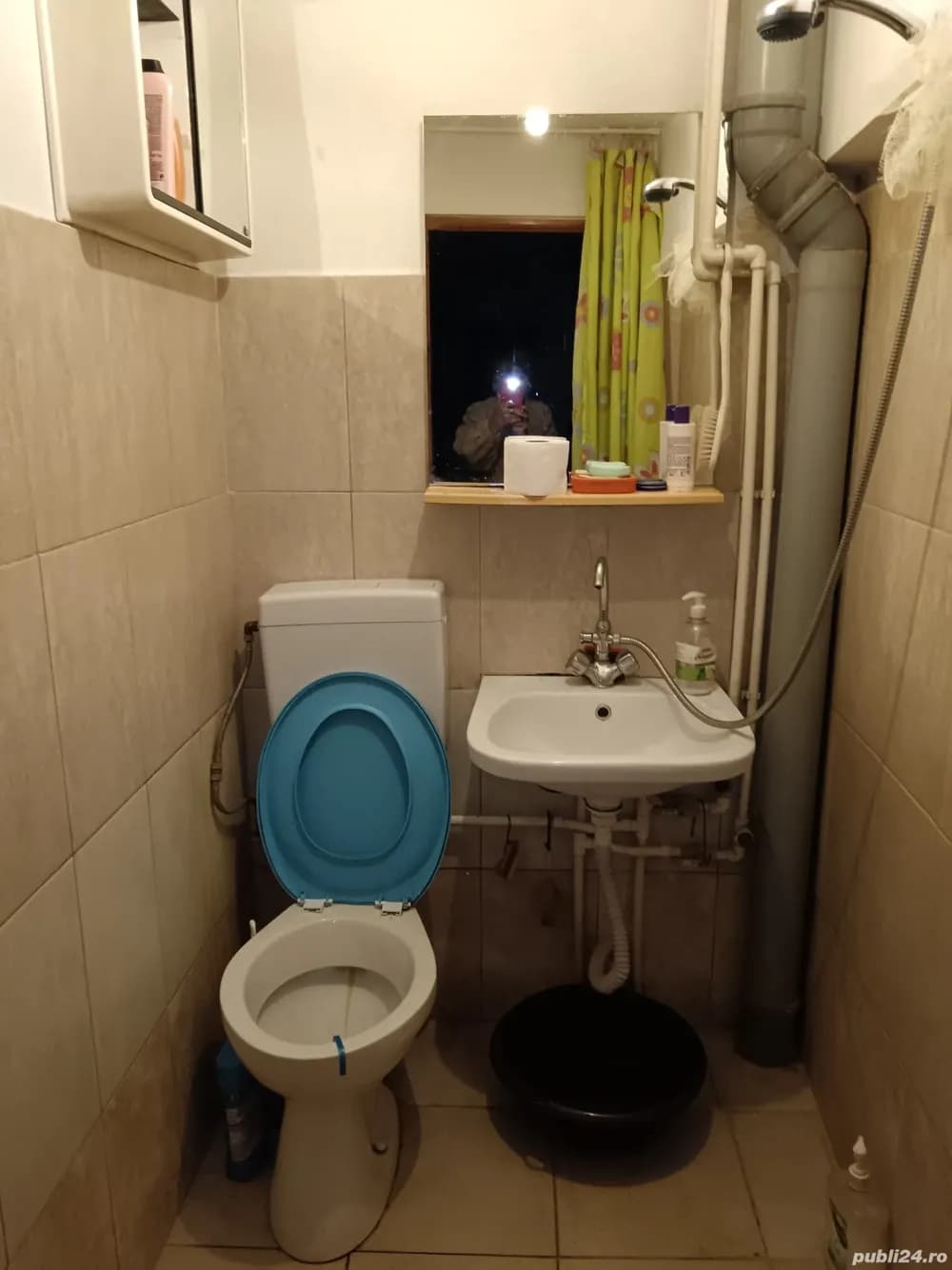 Casă la curte de vânzare