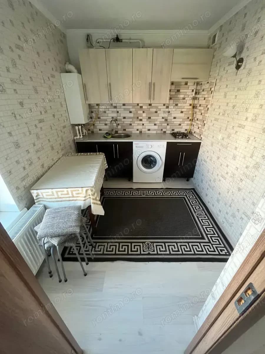 Garsoniera zona Favorit - imagine 1