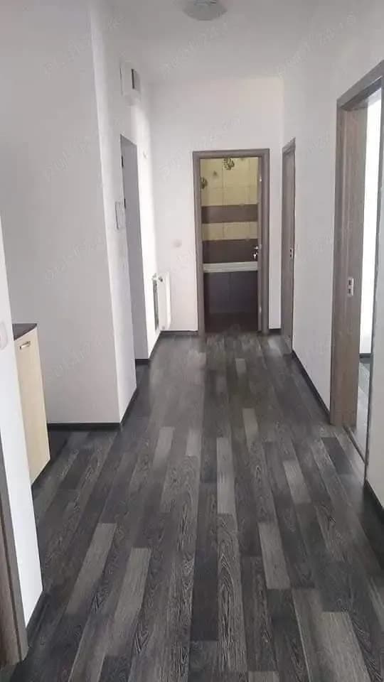Închiriez apartament 3 camare zona Militari
