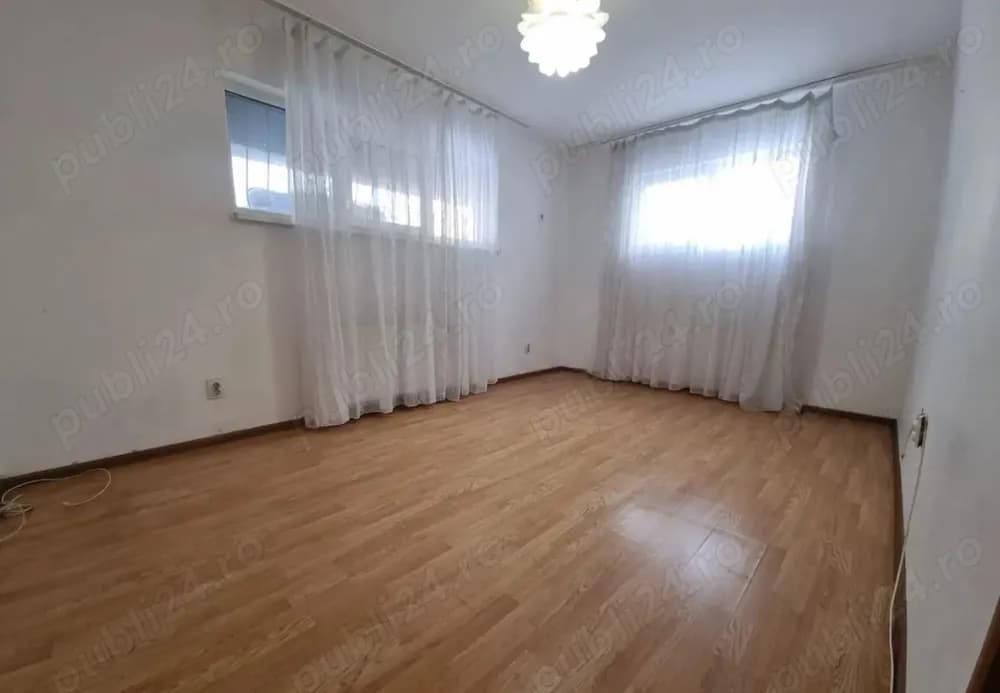 Vand garsoniera nemobilata cu centrala in bloc nou