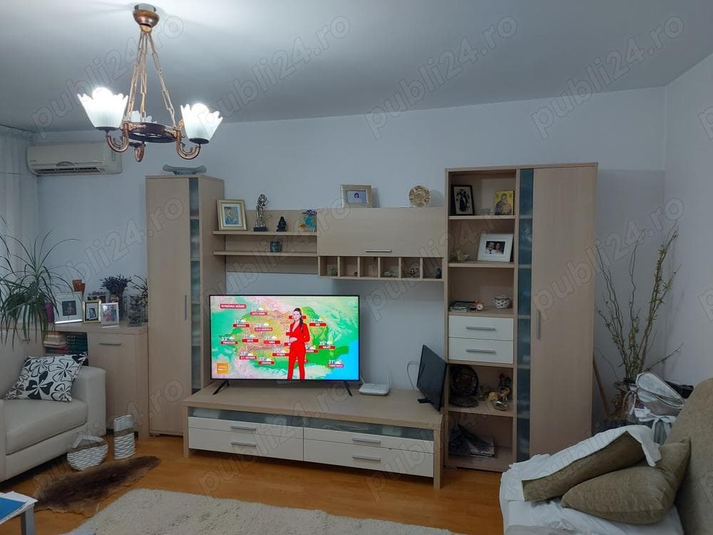 Vand apartament 2 camere - imagine 1