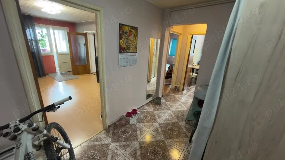 Vand Apartament 3 camere direct proprietar - imagine 1