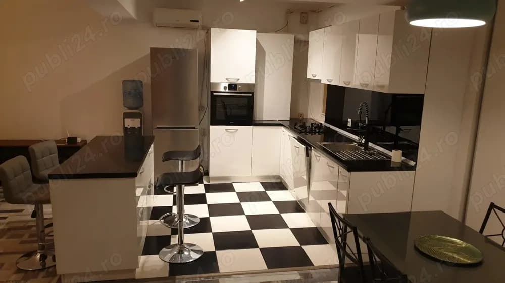 Apartament 80 mp + 4 mp balcon, construcție 2008, loc de parcare privat (contrac cost)