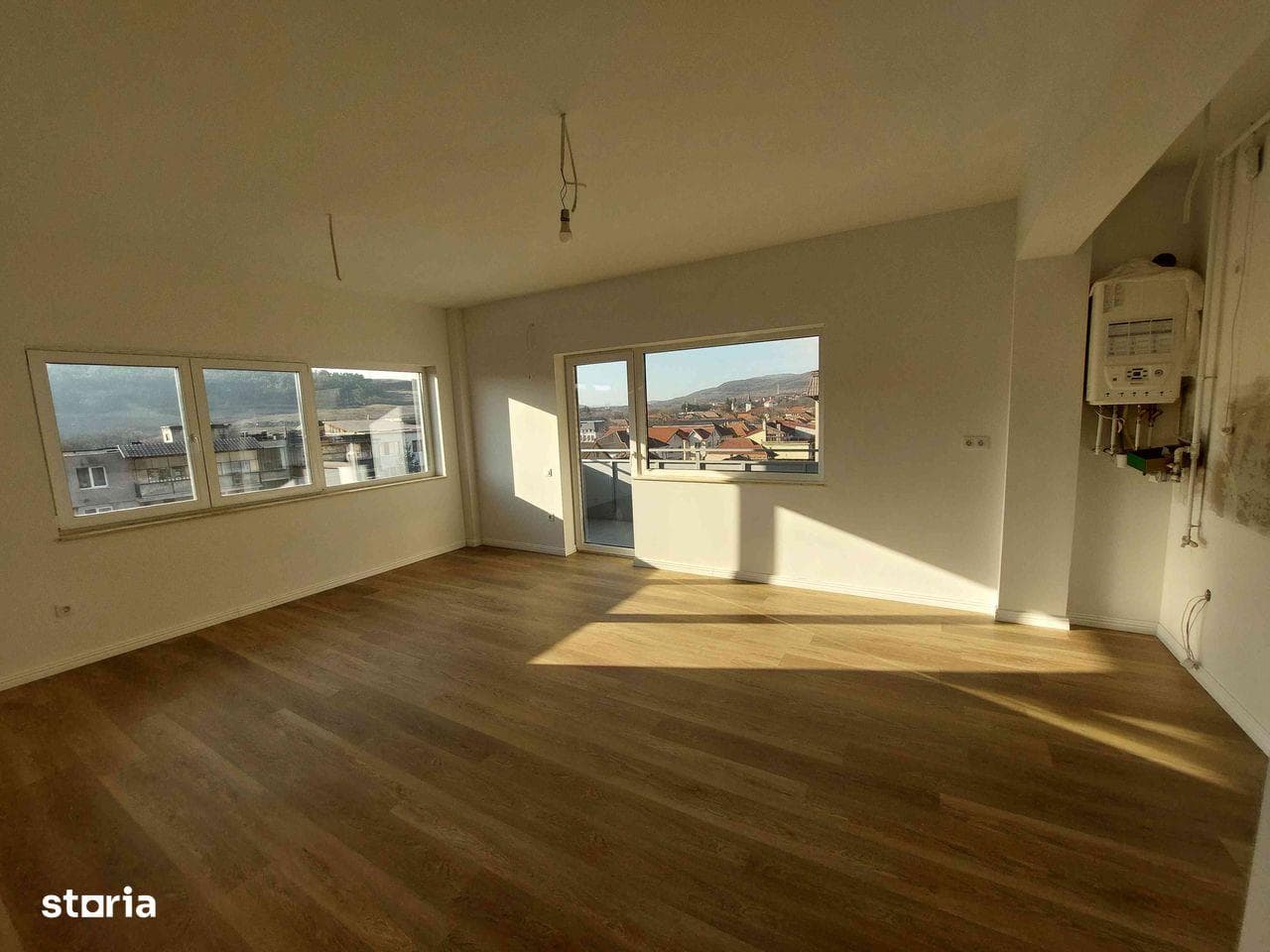 Persoana fizica , vând apartament deosebit. - imagine 1