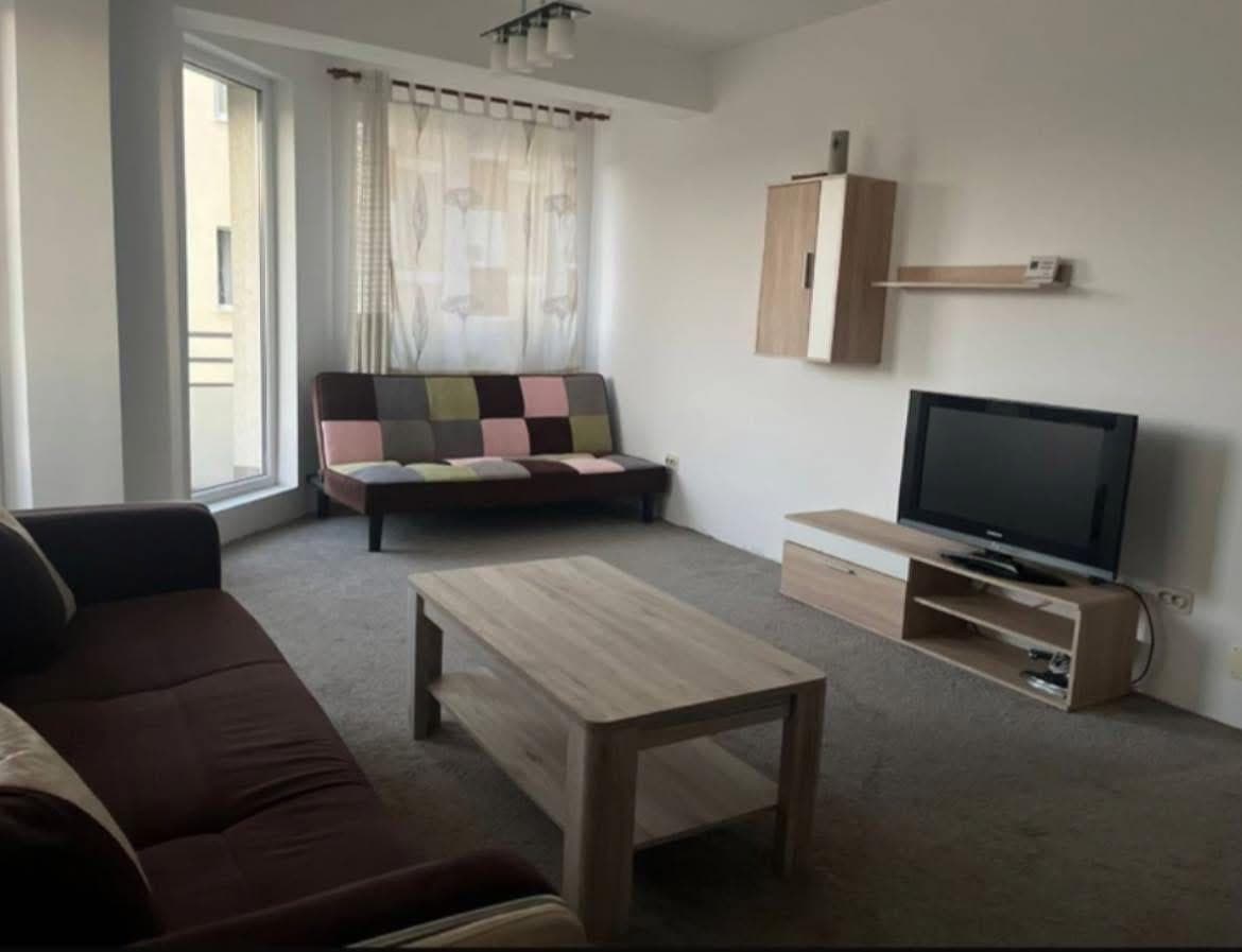 Închiriere apartament - imagine 1