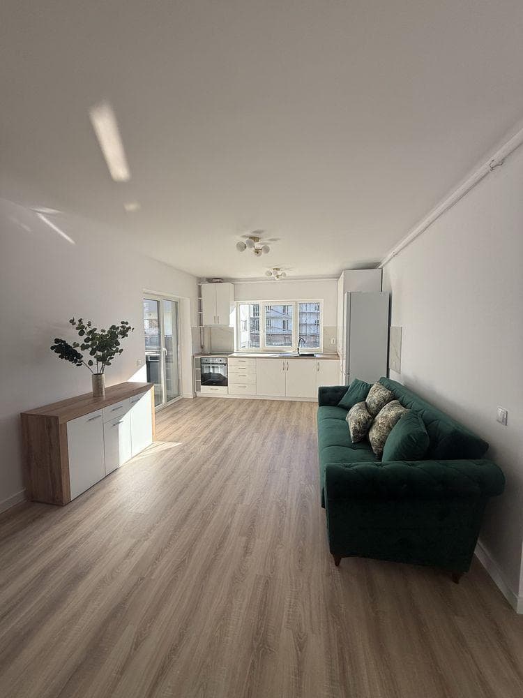 Apartament de inchiriat cu parcare si balcon in Best Residence - imagine 1