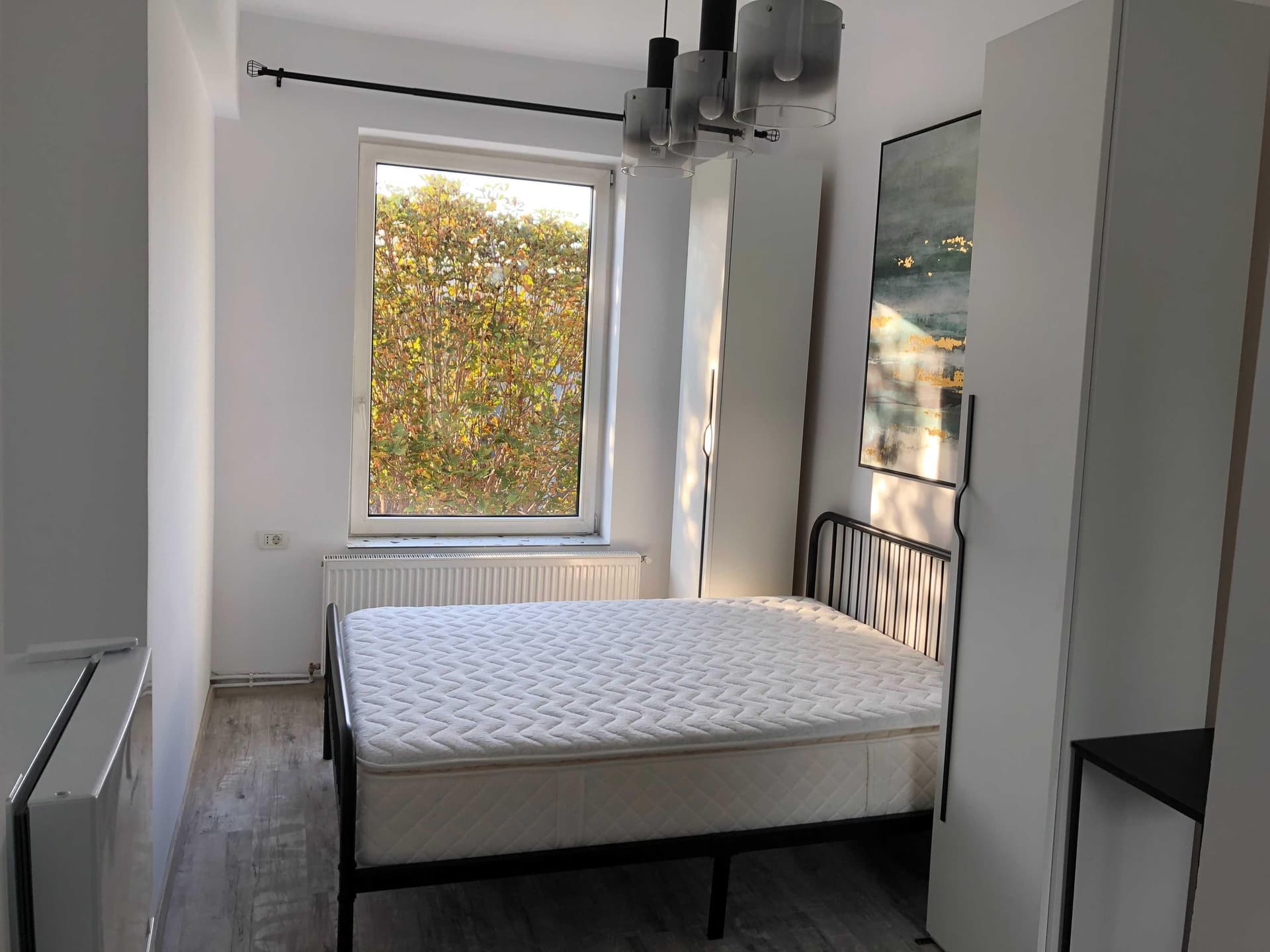 Centrul Civic camera cu baie proprie