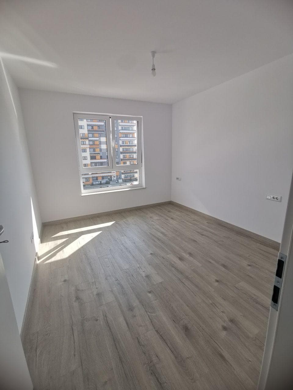 2 camere decomandat Tractorul