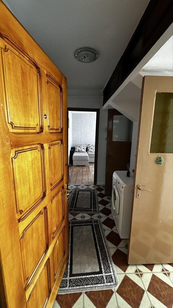 Vand apartament cu doua camere