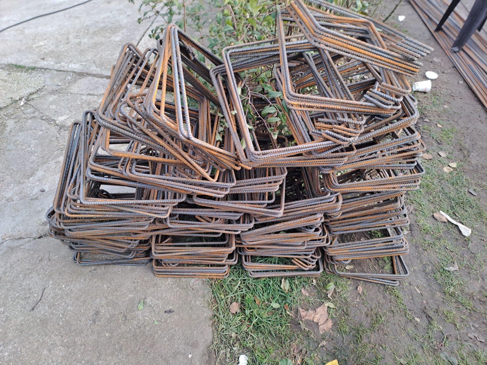 Etrieri din fier beton

Vindem etrieri din stoc dar și la comanda

Dif - imagine 1