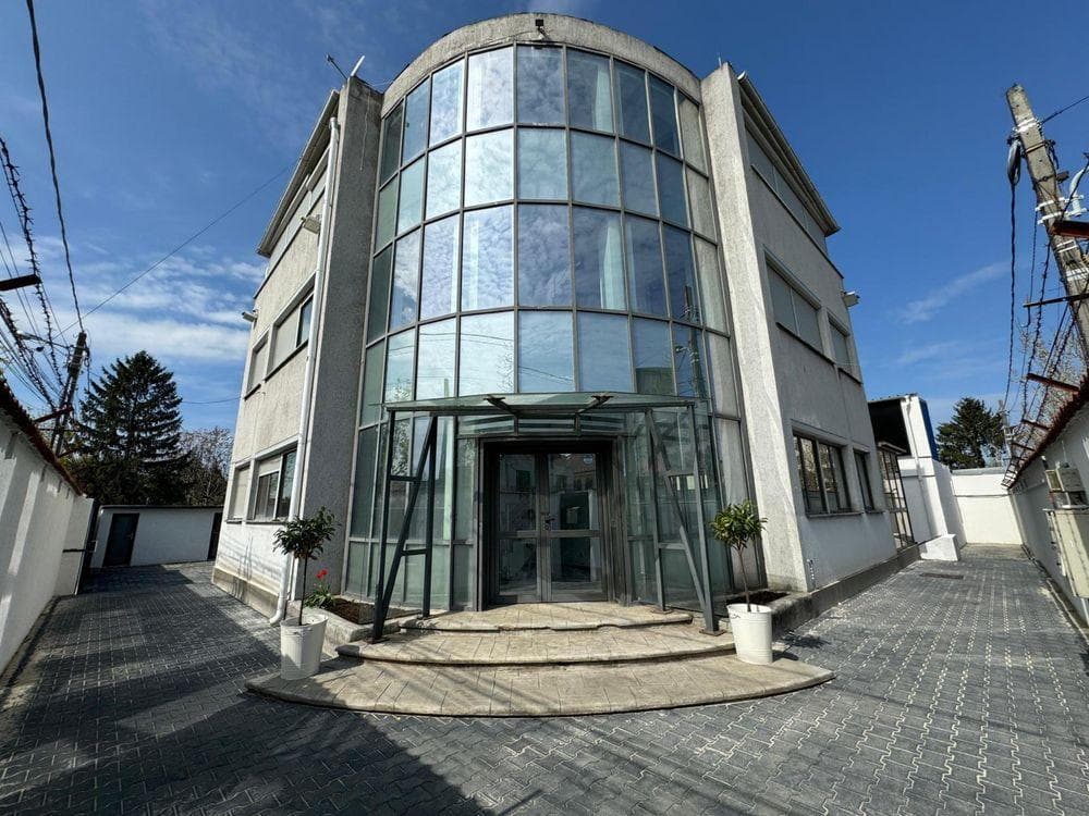 Spatiu birouri, depozit curte si parcare