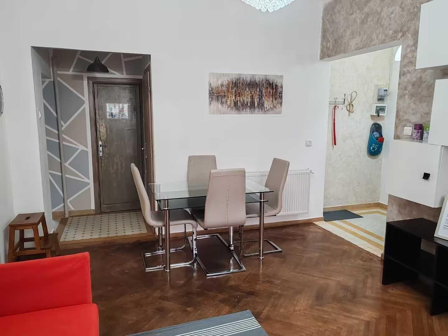 Zona Universitate Inchiriez apartament intrarea italiana