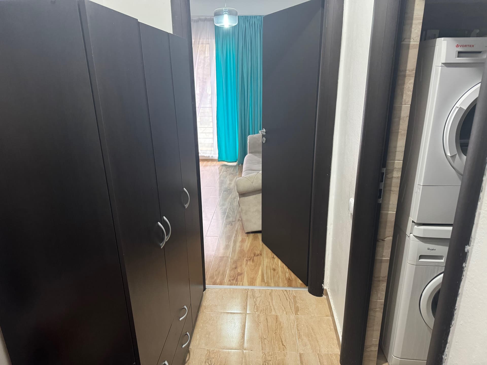 Închiriez garsonieră zona Dobroiesti - imagine 1