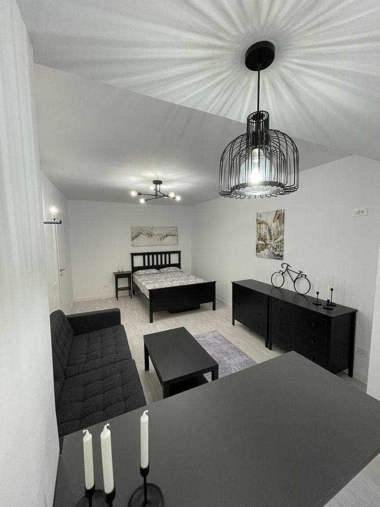 Studio 35 mp Decebal, Vatra luminoasa, Muncii - imagine 1