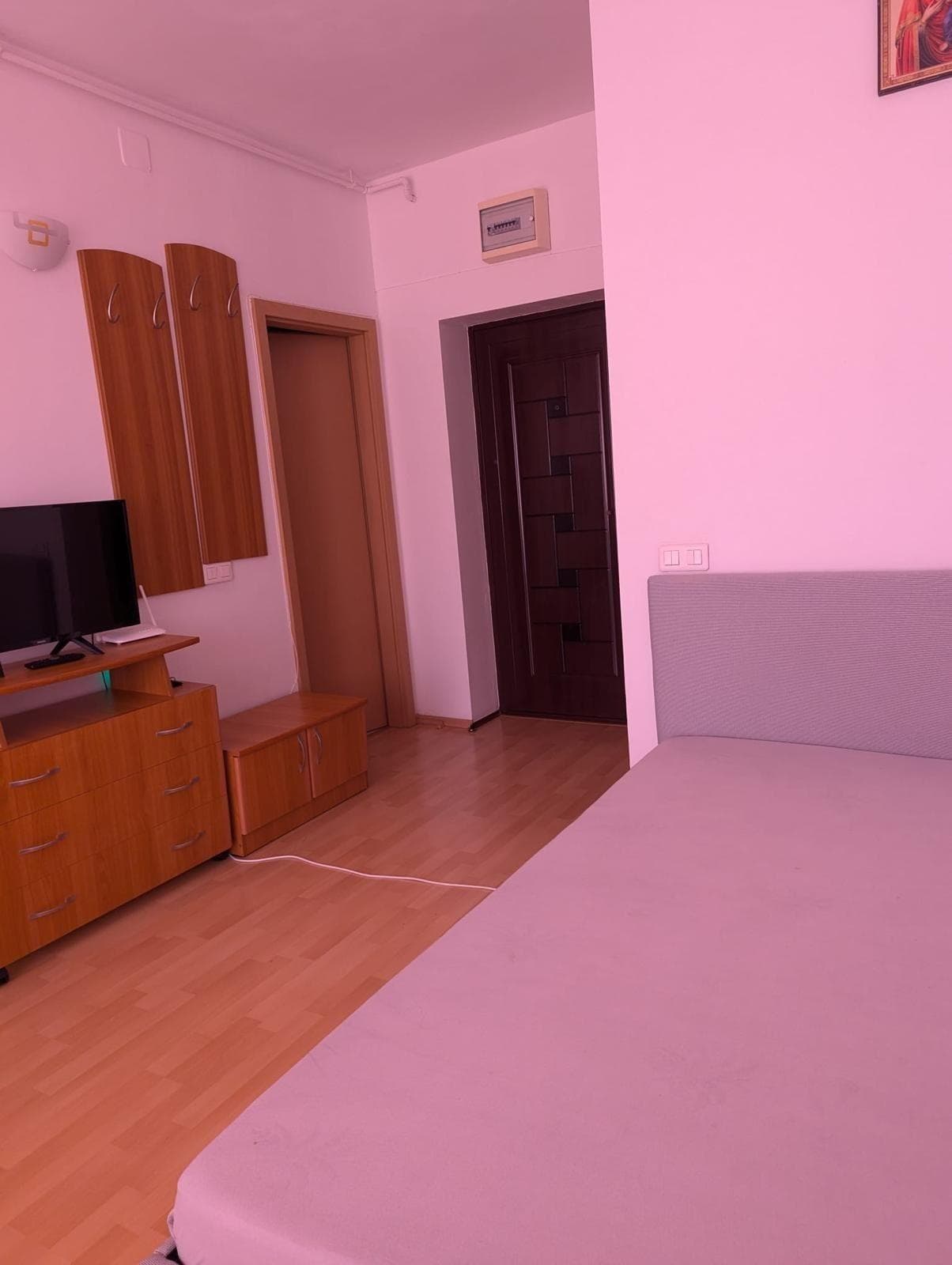 Garsoniera cu rulou exterior, Răsărit de Soare