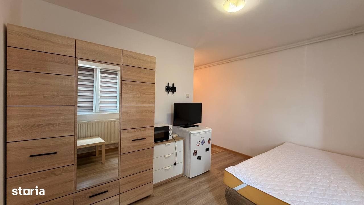 Garsoniera de inchiriat zona Titan