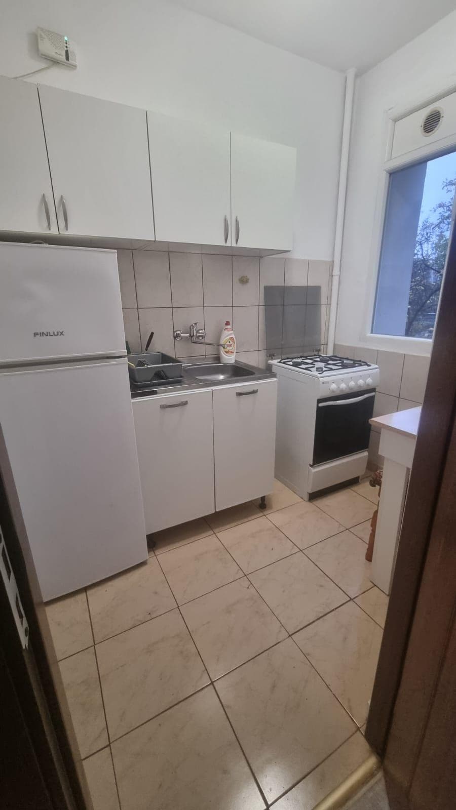 Închiriez garsoniera - imagine 1