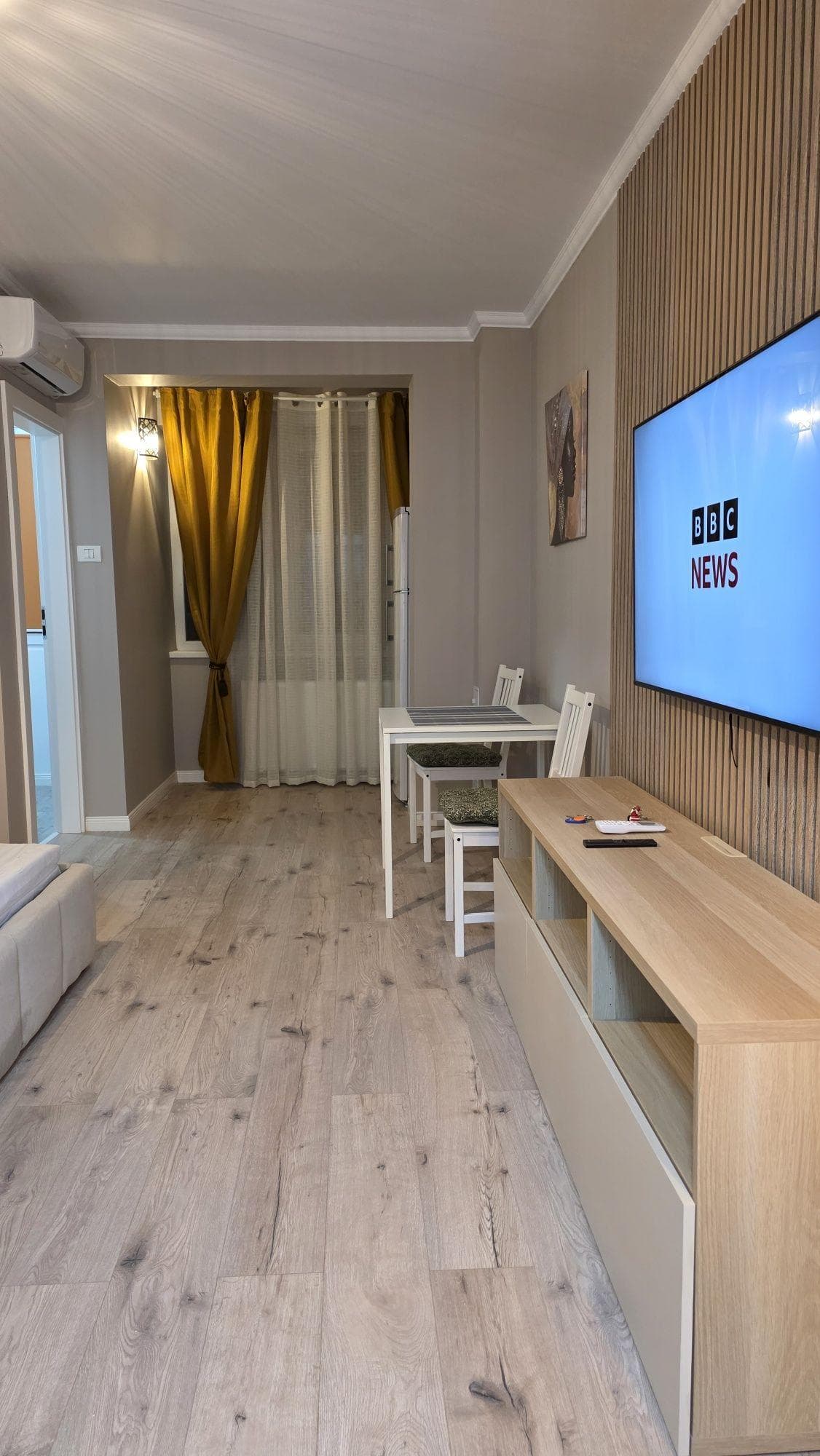 Garsoniera Titan, Proprietar