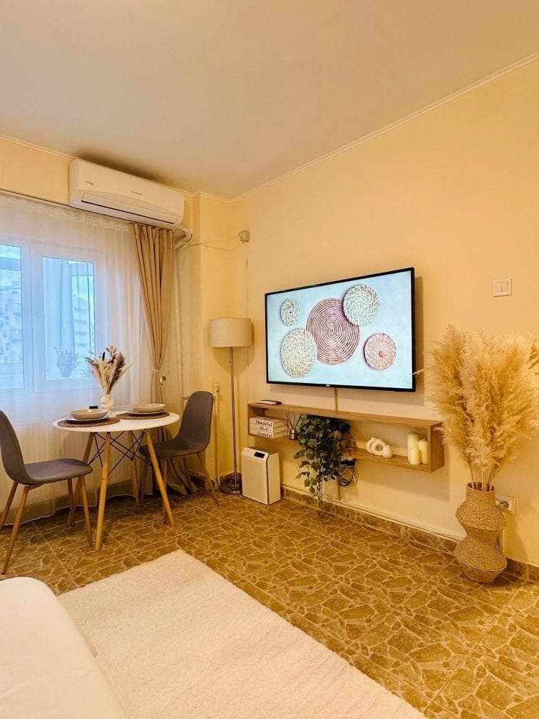 Proprietar inchiriez garsoniera aproape de metrou