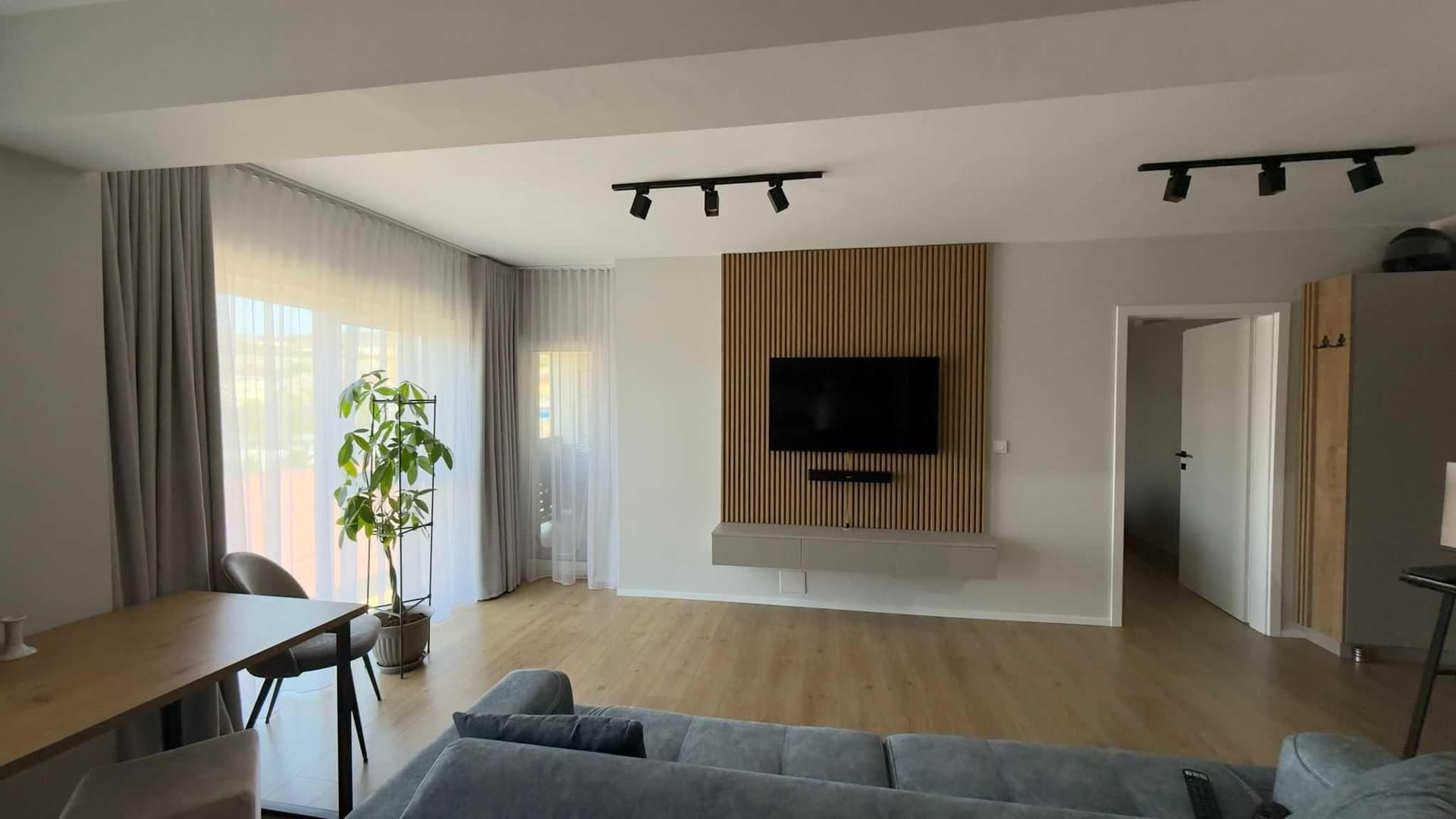 PF - Vand apartament 2 camere! - imagine 1