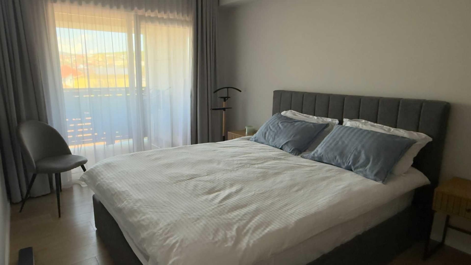 PF - Vand apartament 2 camere! - imagine 2