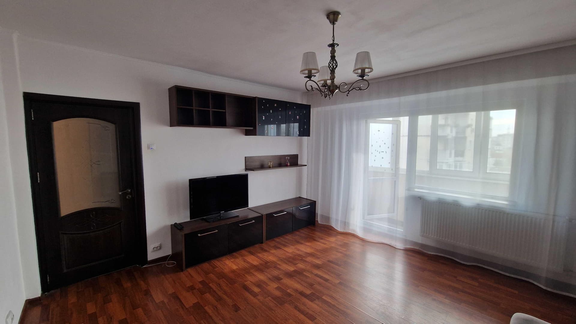 3 camere, Tineretului, str. Viorele, 7/8, 71 mp, scoala 97