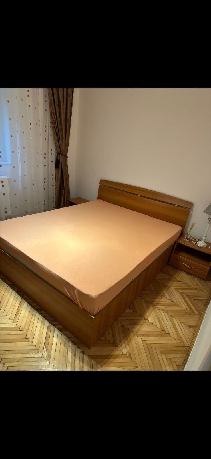 Închiriez apartament