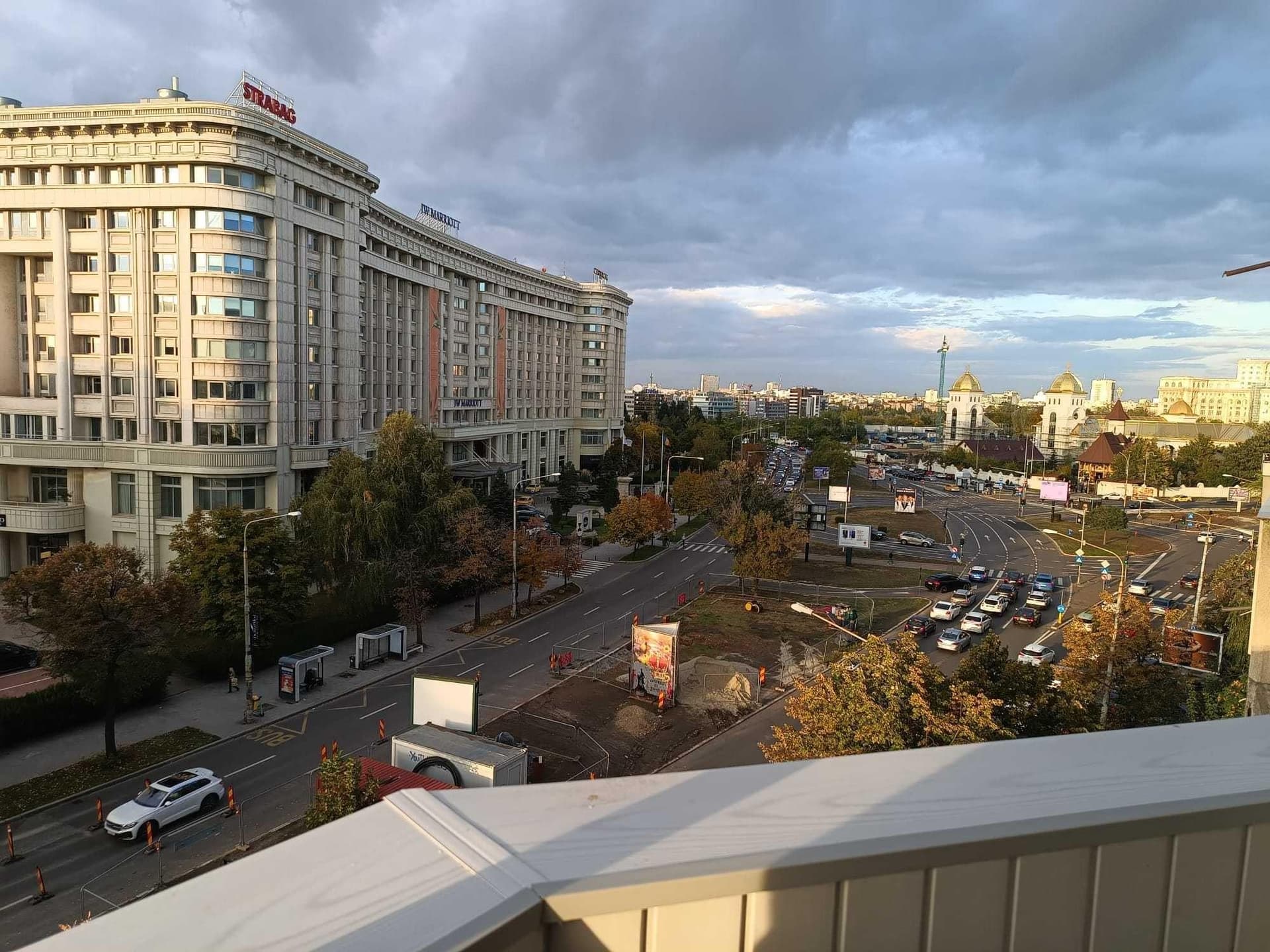 Apartament vis-a-vis Marriott Hotel: curat, modern, eficient. - imagine 1