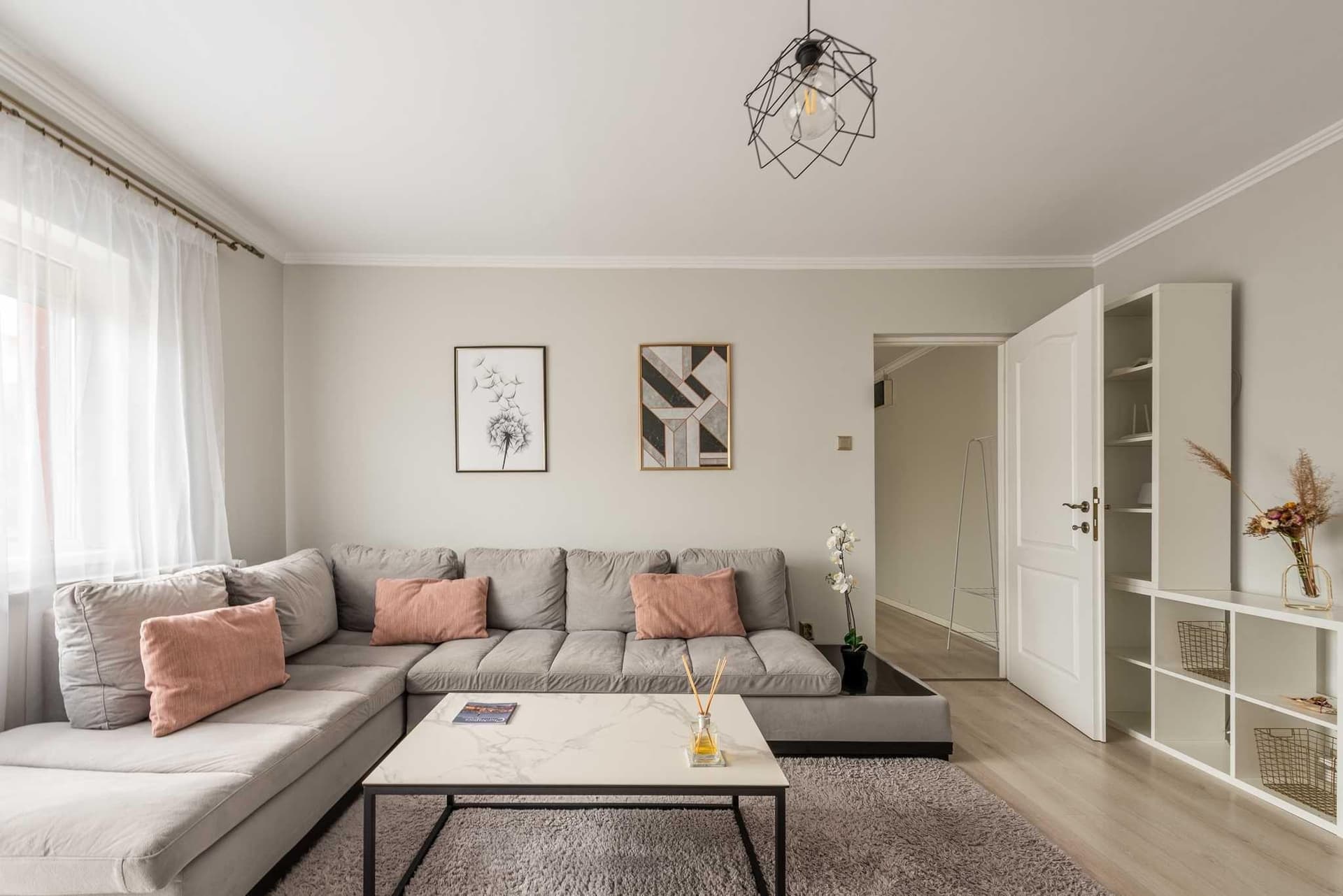 P.F. vand apartament 2 camere, 54mp, ultrafinisat, zona Iulius Mall - imagine 1