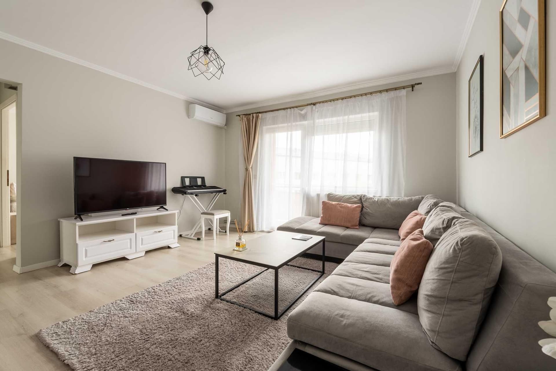 P.F. vand apartament 2 camere, 54mp, ultrafinisat, zona Iulius Mall - imagine 2
