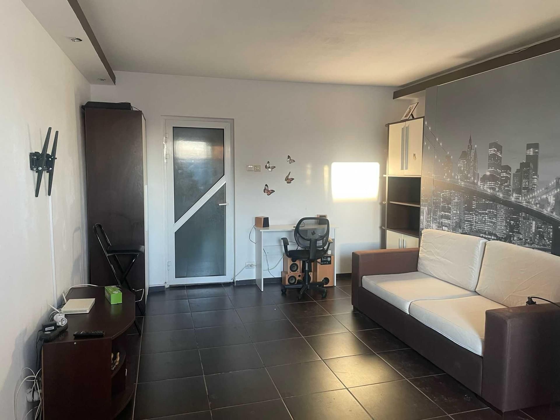 Inchiriez Garsonieră Drumul Taberei – Metrou, Parc, 34 mp, mobilată