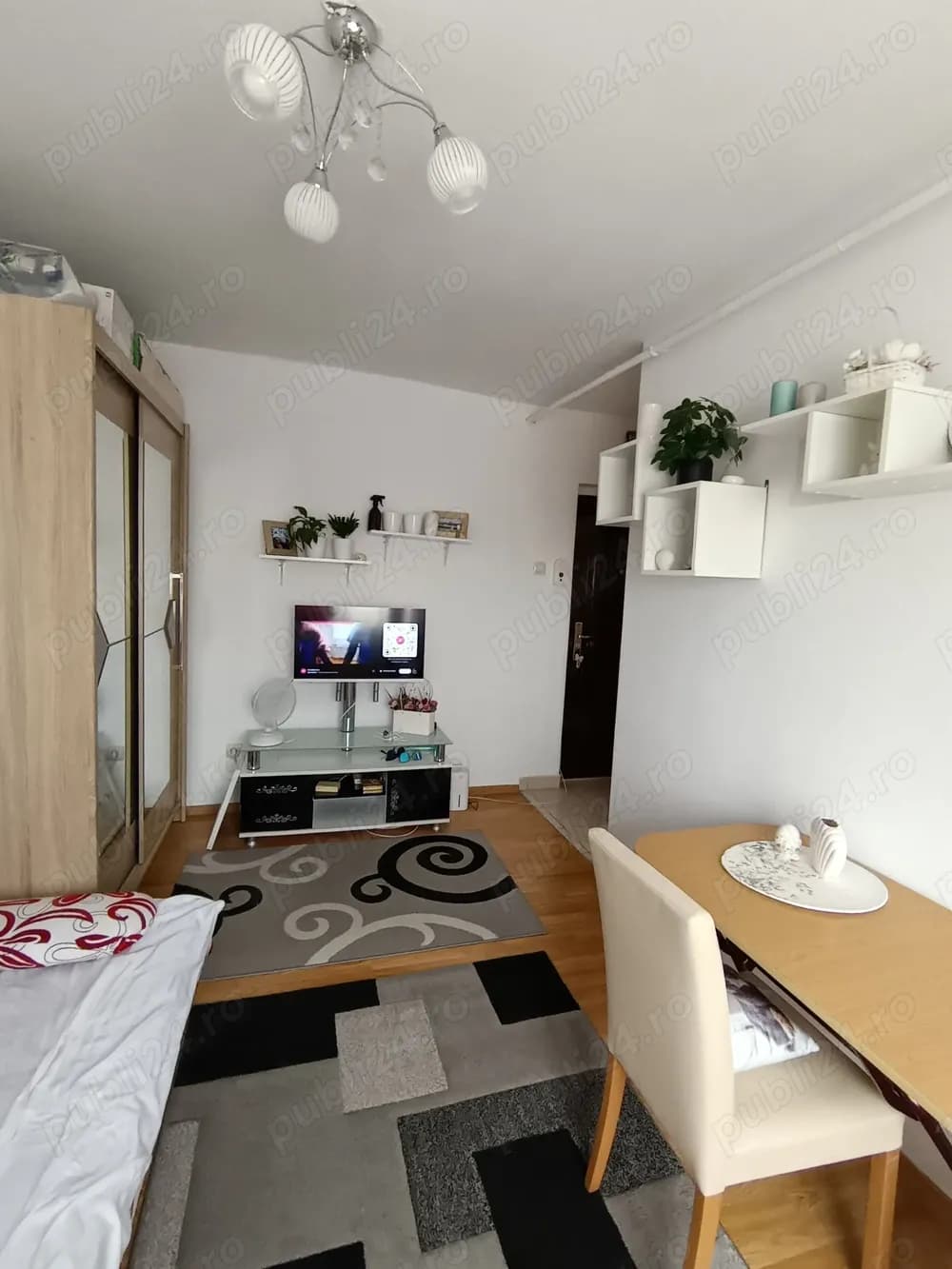 Vand garsoniera 88.000. ZONA FOARTE BUNA - imagine 1