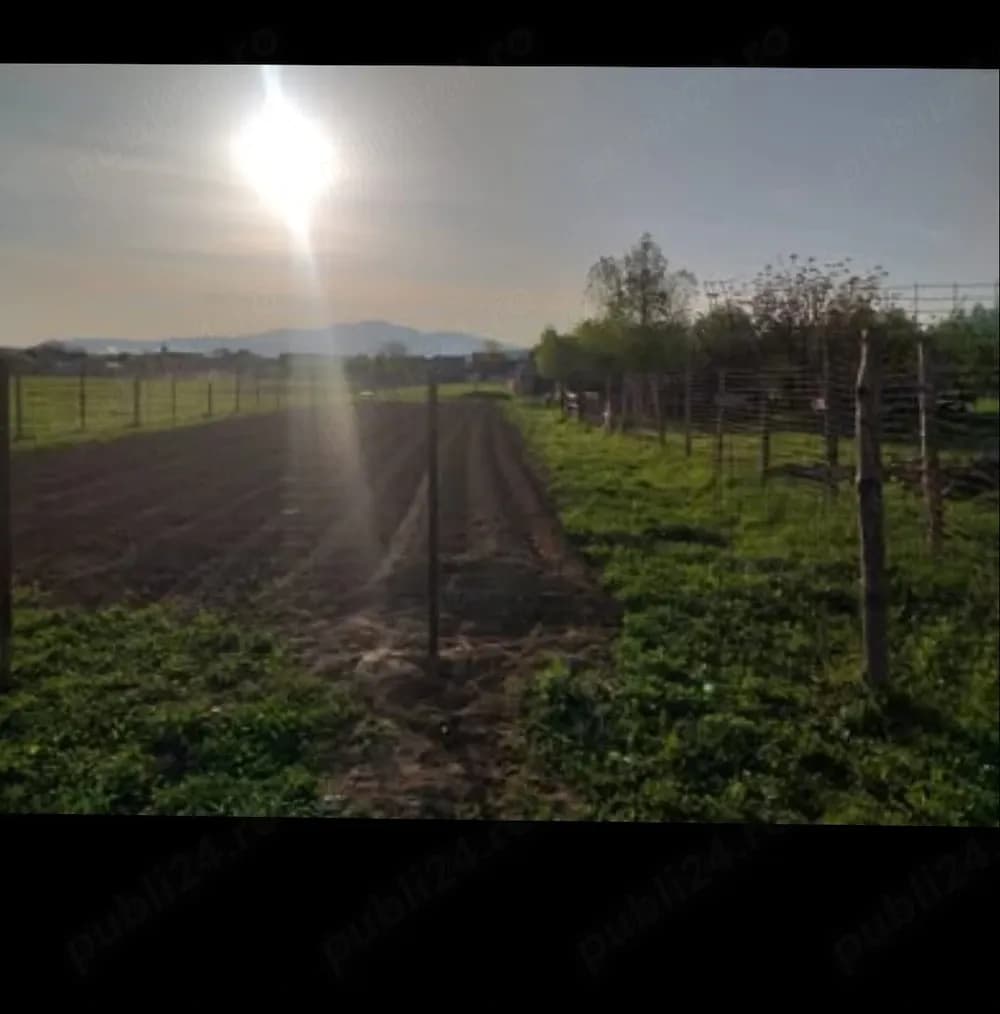 Vând teren intravilan - imagine 1