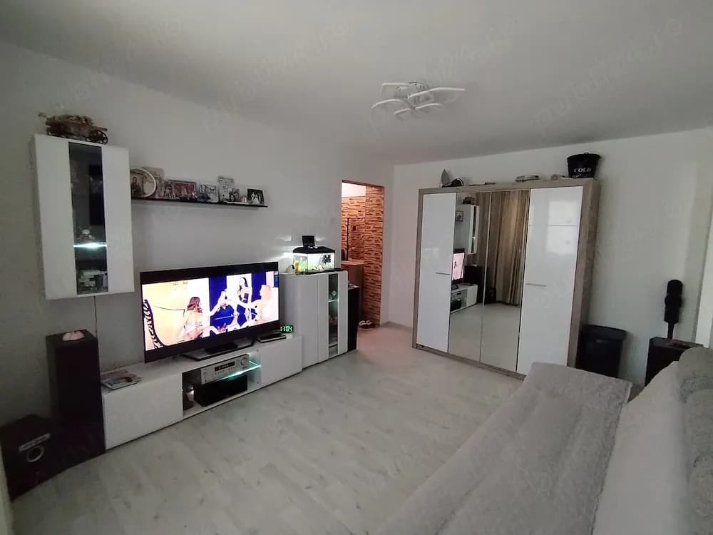 Vând apartament 2 camere