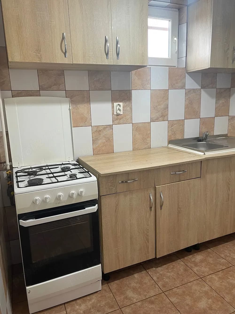 Garsoniera de închiriat - imagine 1