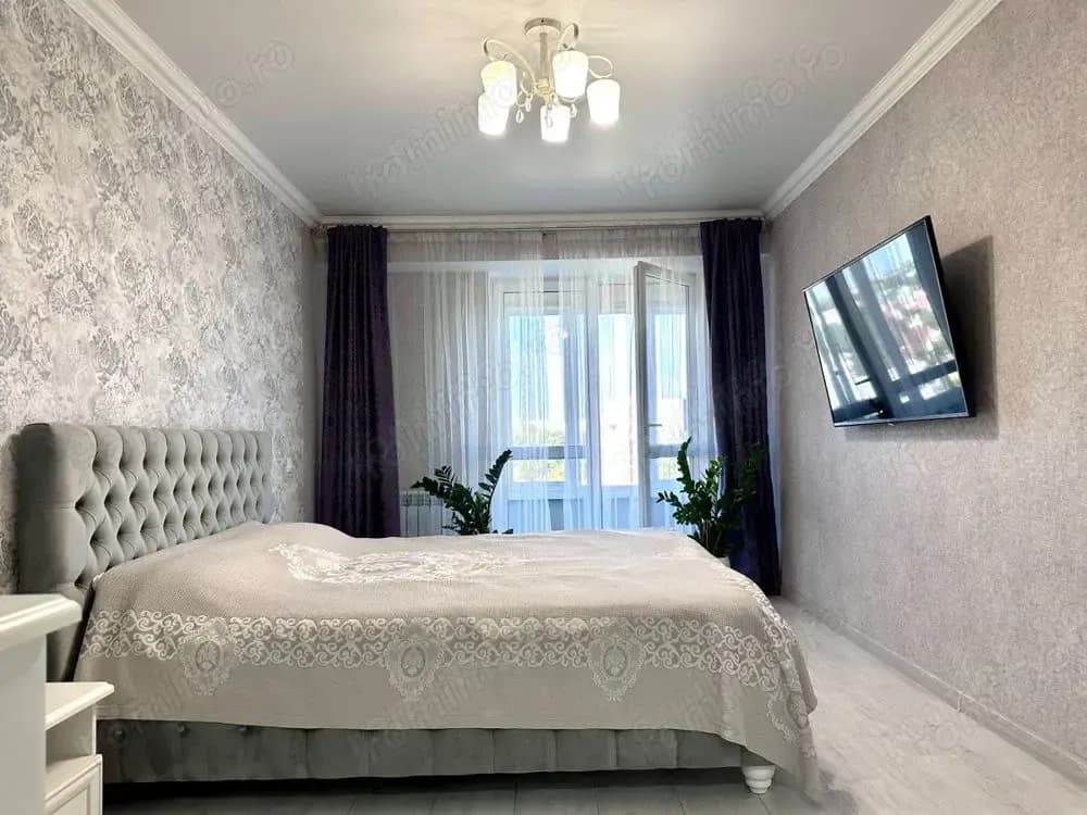 Va oferim spre închiriere un apartament spațios de 2 camere, situat pe Bulevardul Decebal - imagine 1