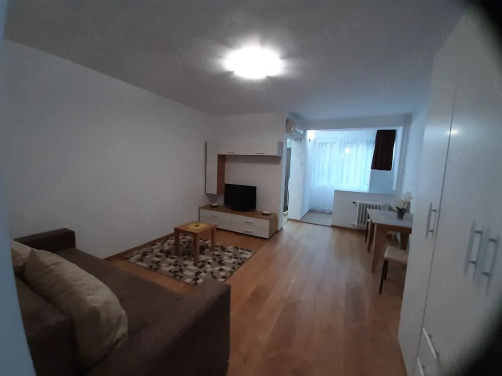 Inchiriere garsoniera sector 4, zona Grand Arena - imagine 1