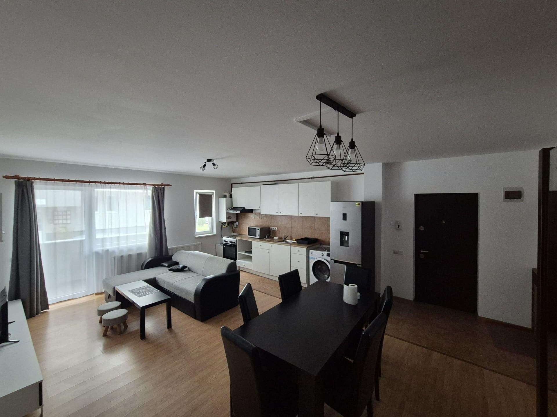 Pf închiriez apartament 2 camere