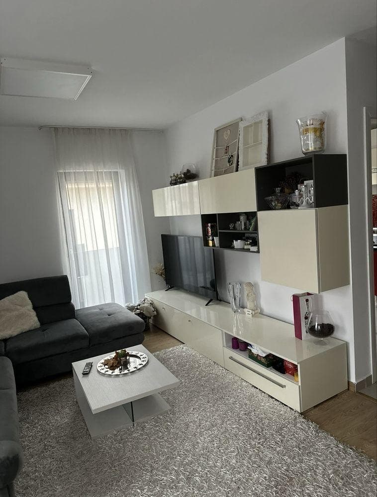 Închiriez apartament 2 camere Borhanci Erich bergel – Etaj 1/2 – 700€