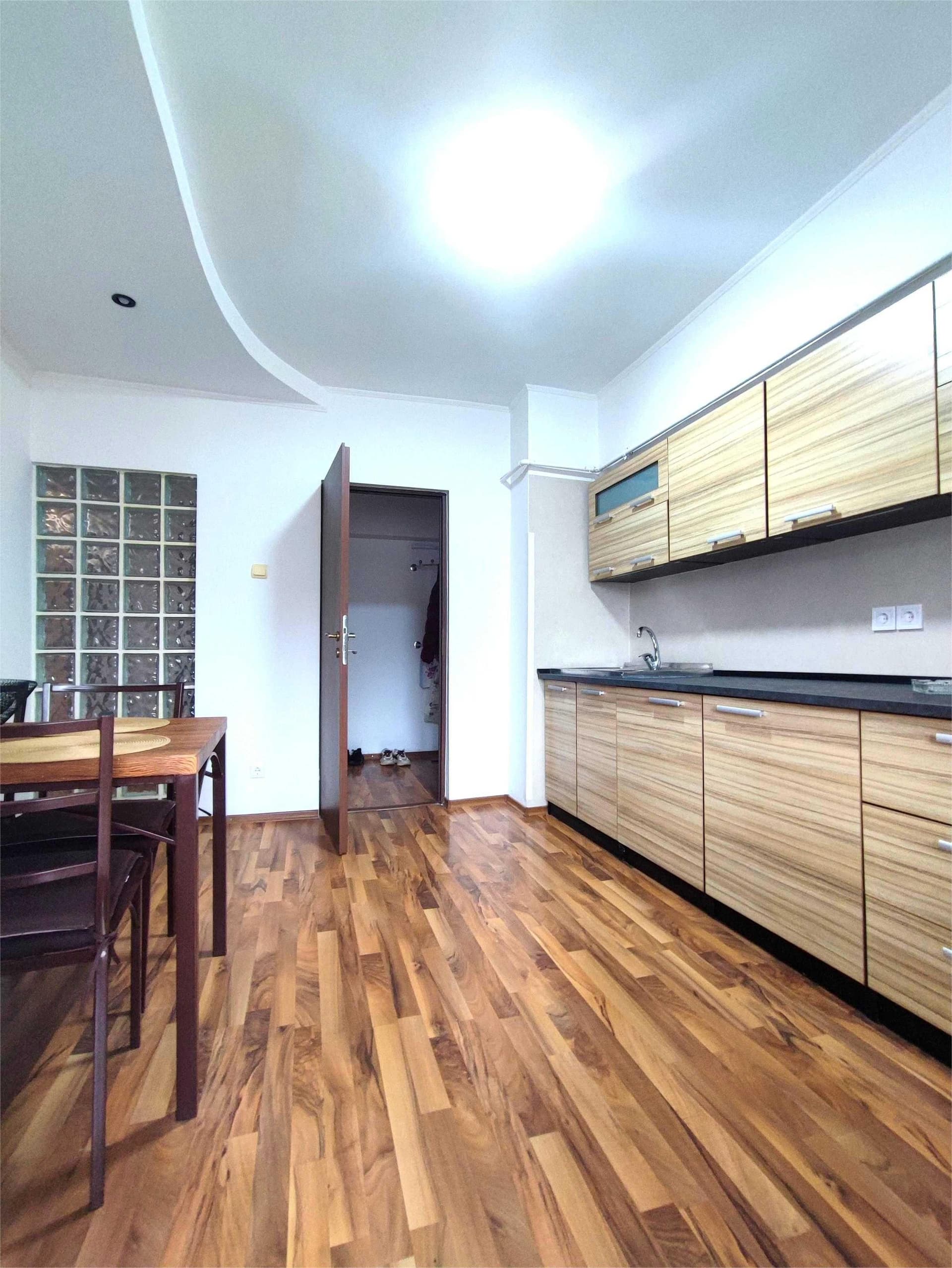 Inchiriez apartament 2 camere decomandat TROCADERO/TERMEN LUNG - imagine 1