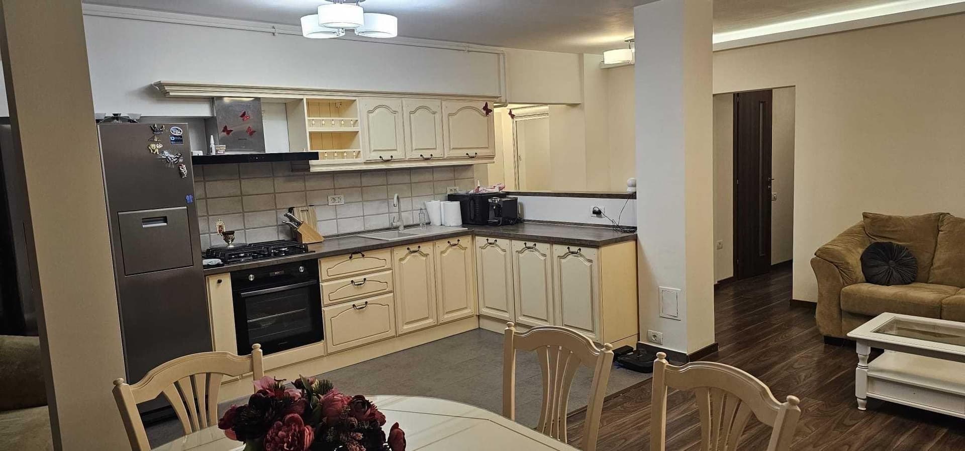 Inchiriez apartament 4 camere zona Victoria intersectie Emag - imagine 1