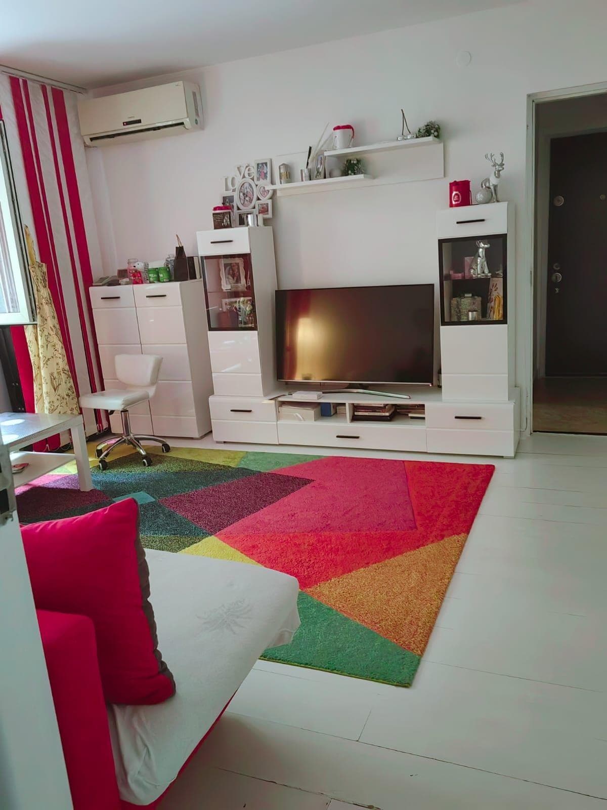 Apartament 2camere semidecomandat