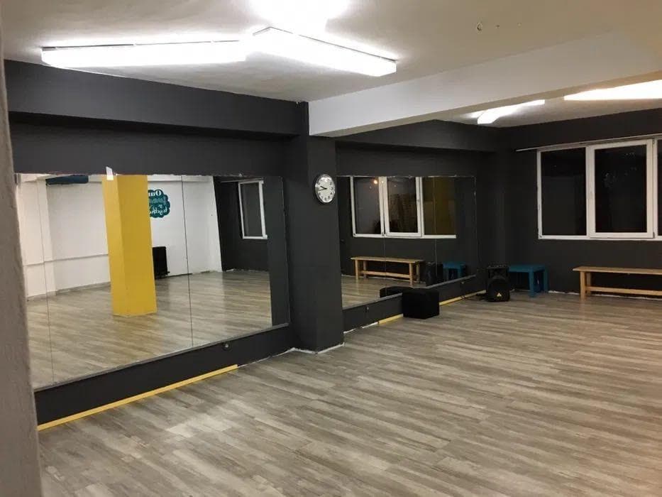 Sala / sali de dans Drumul Taberei aerobic cursuri arte martiale