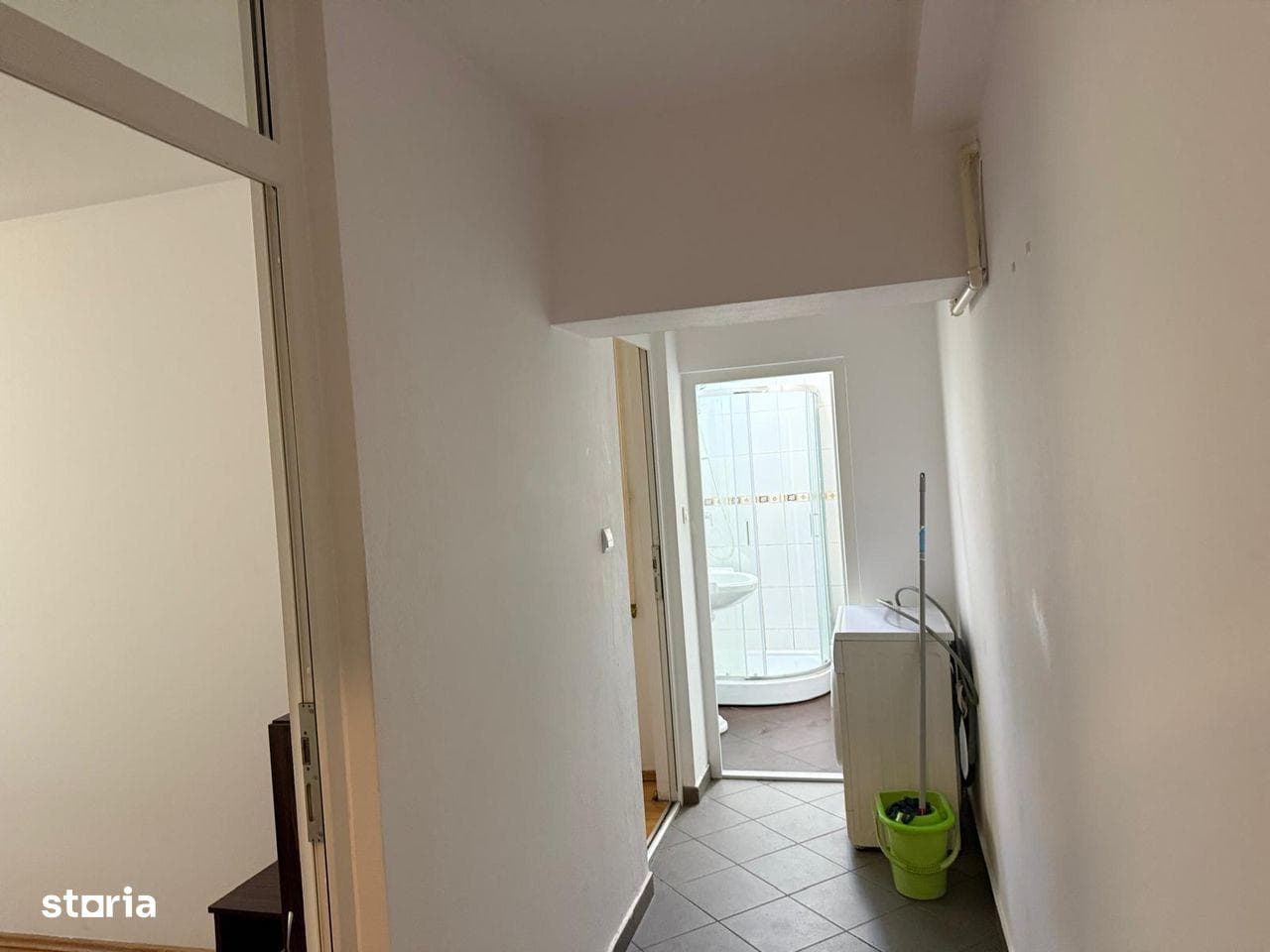 Vând apartament cu două camere la demisol